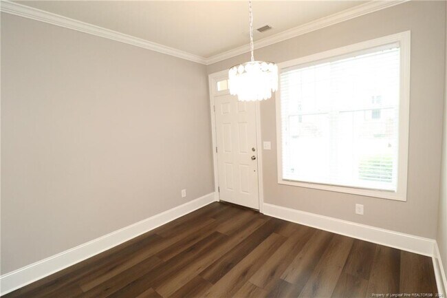 Foto del edificio - 2824 Plumfield Pl