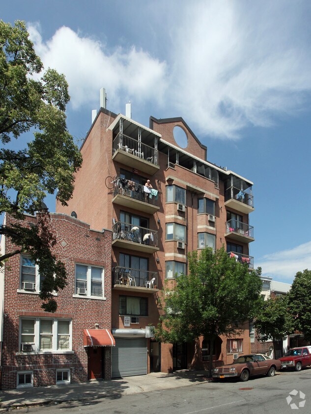 4810 111th St, Corona, NY 11368 Apartments in Corona, NY