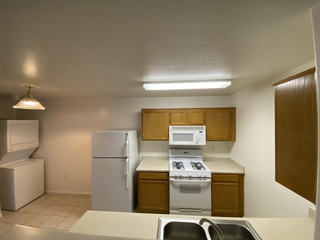 Primary Photo - 3980 E Owens Ave