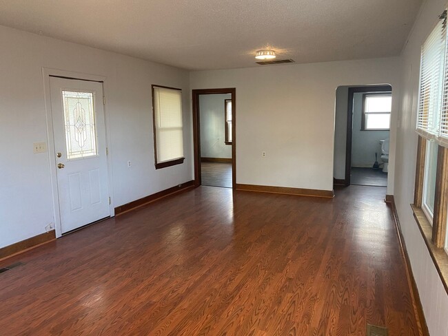 Foto del edificio - 3bed/1bath house on Homedale Rd.