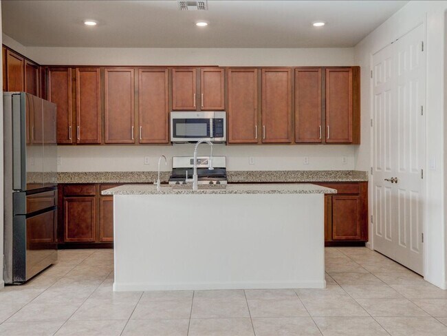 Foto del edificio - 4 Bedroom 2.5 Bathroom