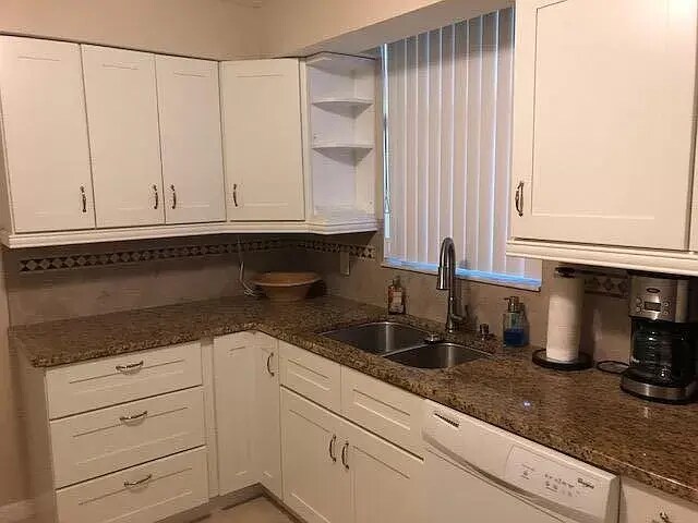 Building Photo - 2025 Lavers Cir