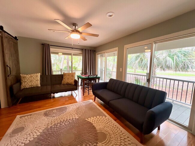 Foto del edificio - 2588 High Hammock Rd