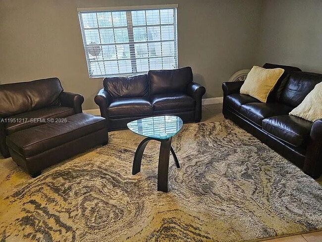 Building Photo - 1100 Salzedo St