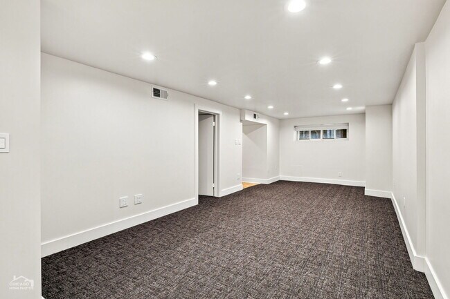 Foto del edificio - 560 W Arlington Pl
