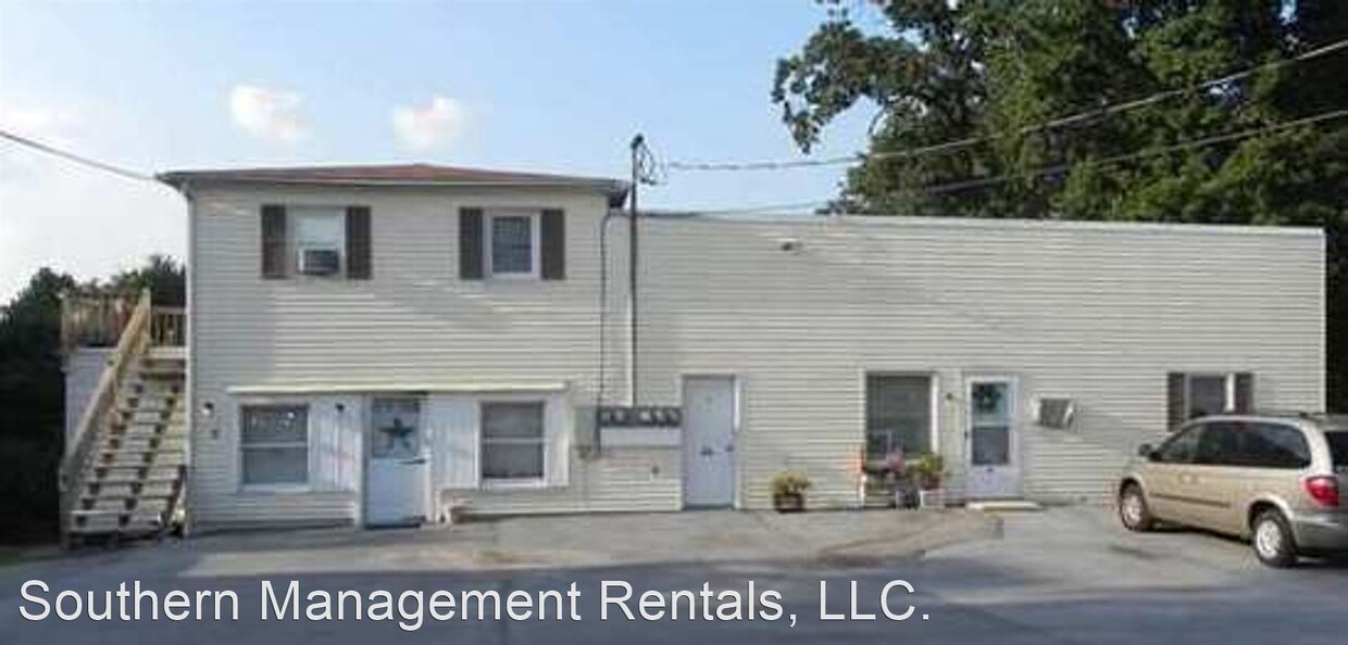 Primary Photo - 2 br, 1 bath House - 943 Felton Rd. Apt. #1