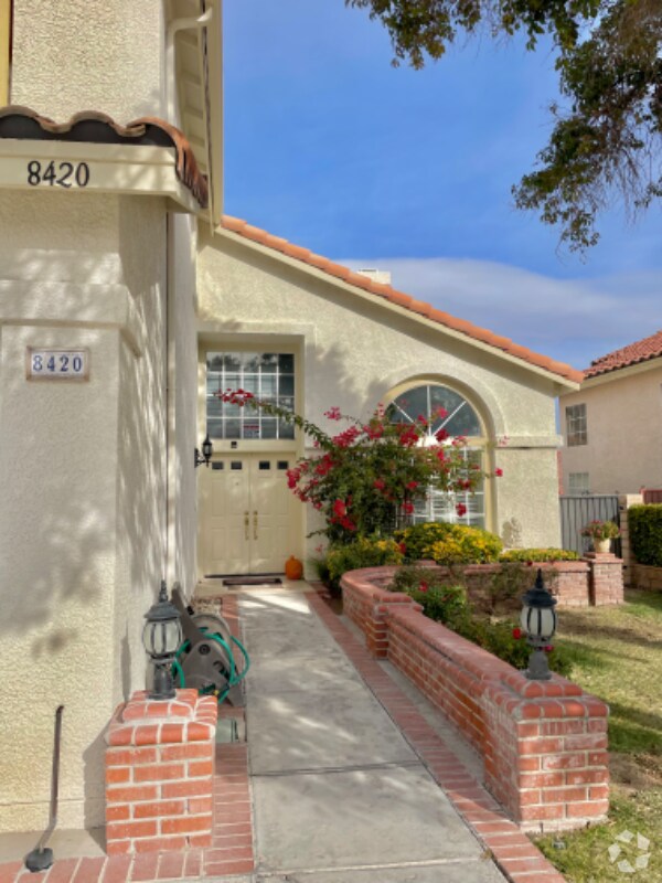 Apartamentos de renta en Rancho las Brisas con estacionamiento Las