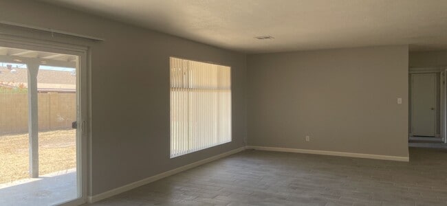Building Photo - "COMING SOON" EARLY AUGUST Lovely 3 bedroo...