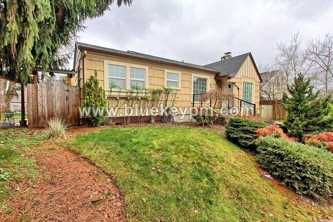 Photo - 3 Bed, 2 Bath Cottage in Uptown Vancouver with 2 Bedrooms on Main, Home Office and Bonus Room