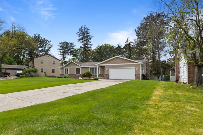 Building Photo - Charming 3-Bedroom Ranch in Quiet Cul-de-Sac