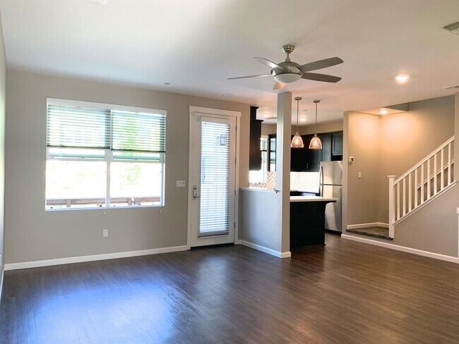 Building Photo - 446 Blythewood Pl