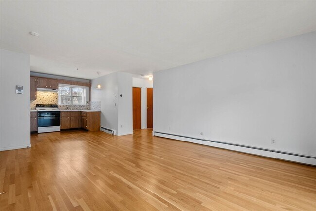 Foto del edificio - 8 Robinwood Ave