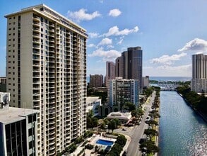 Building Photo - 1717 Ala Wai