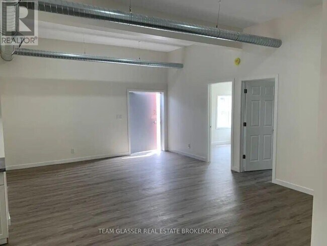 Photo du bâtiment - 423-423 Hamilton Rd
