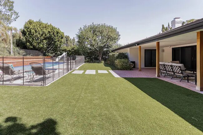 Foto del edificio - 17133 Adlon Rd