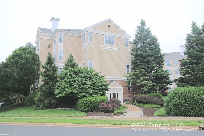 Top floor condo close to WorldGate! Condo for Rent in