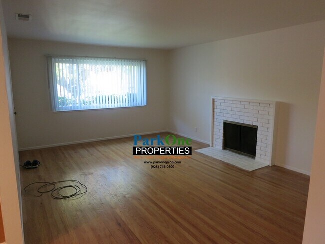 Foto del edificio - Charming 3-Bedroom Single-Level Home with ...