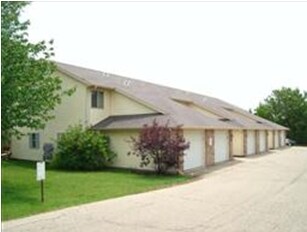 Primary Photo - 933 E Holum St