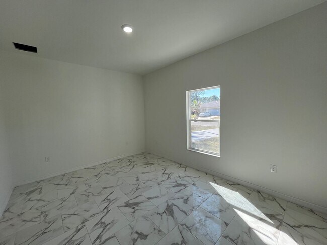 Building Photo - BRAND NEW HOME- MOVE IN READY 3 BEDROOM 2 ...