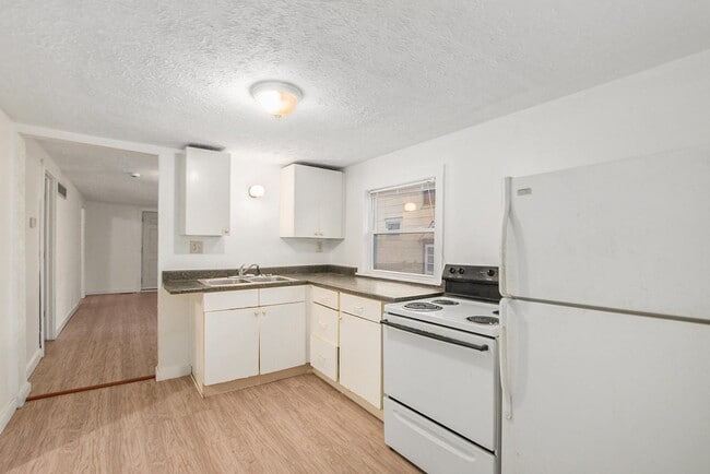 Building Photo - 809 Westmoreland Ave