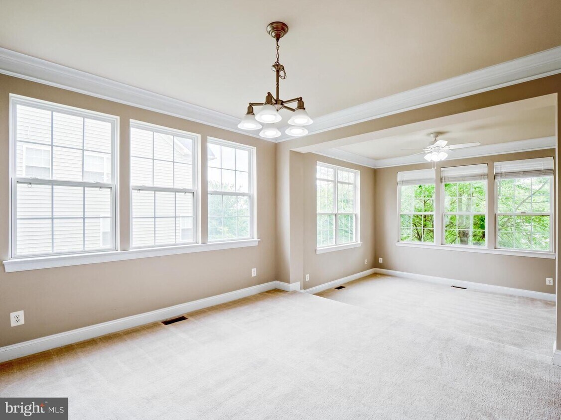 Primary Photo - 103 Rosebrook Ct NW