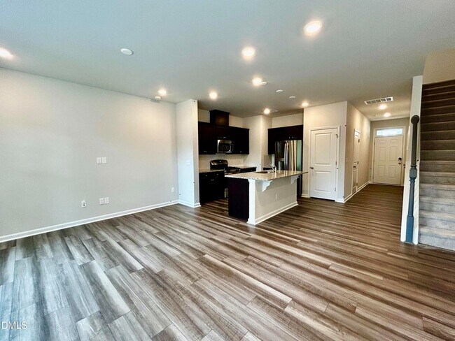 Foto del edificio - 154 Paramount Dr