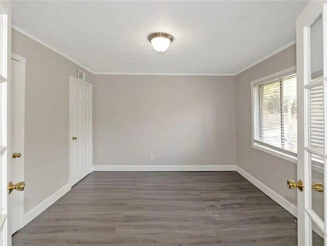 Building Photo - 115 Biscayne Dr NW