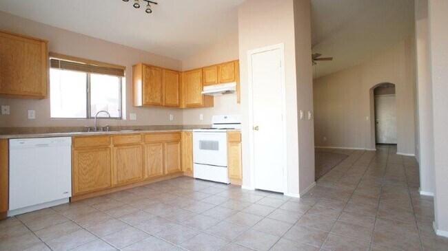 Foto del edificio - 6614 E Lush Vista View