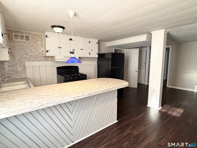 Foto del edificio - 12 Mountain Ave