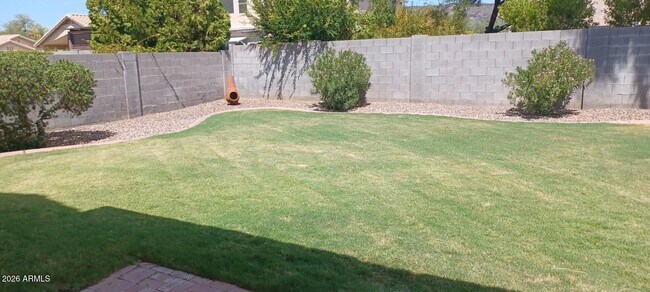 Foto del edificio - 3930 W Hackamore Dr