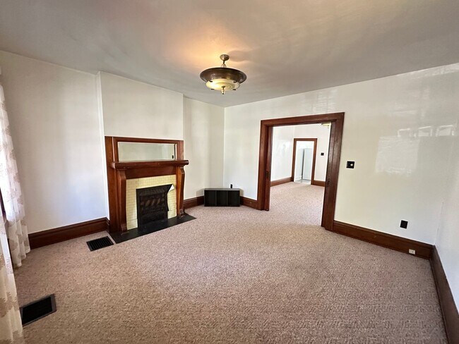 Building Photo - Thurman Ave 273-275 WAG