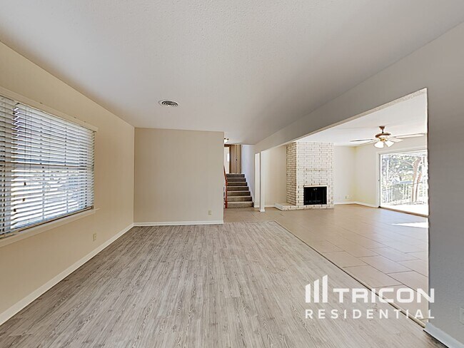 Building Photo - 3806 Ridgeline Drive San Antonio TX