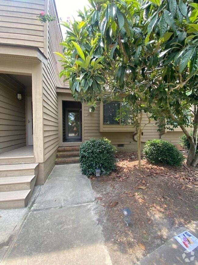 Building Photo - 201 St Mark Ct