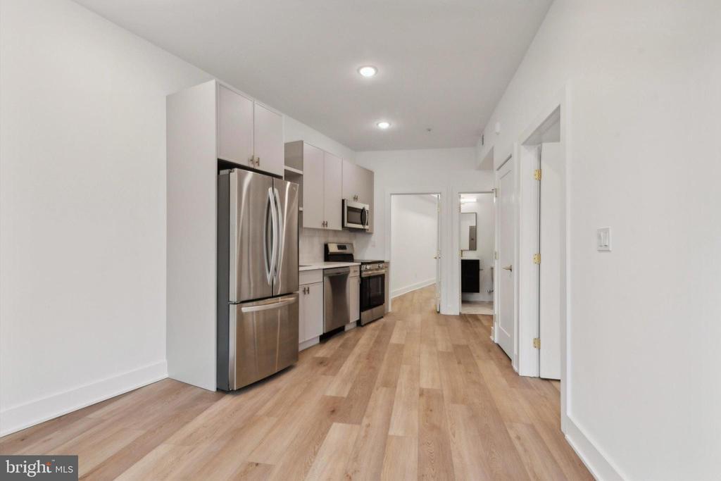 Primary Photo - 367 W Hortter St