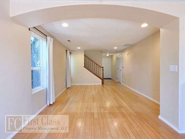 Foto del edificio - 503 SW 207th Ave