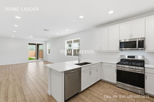 Building Photo - 4064 E Catclaw St