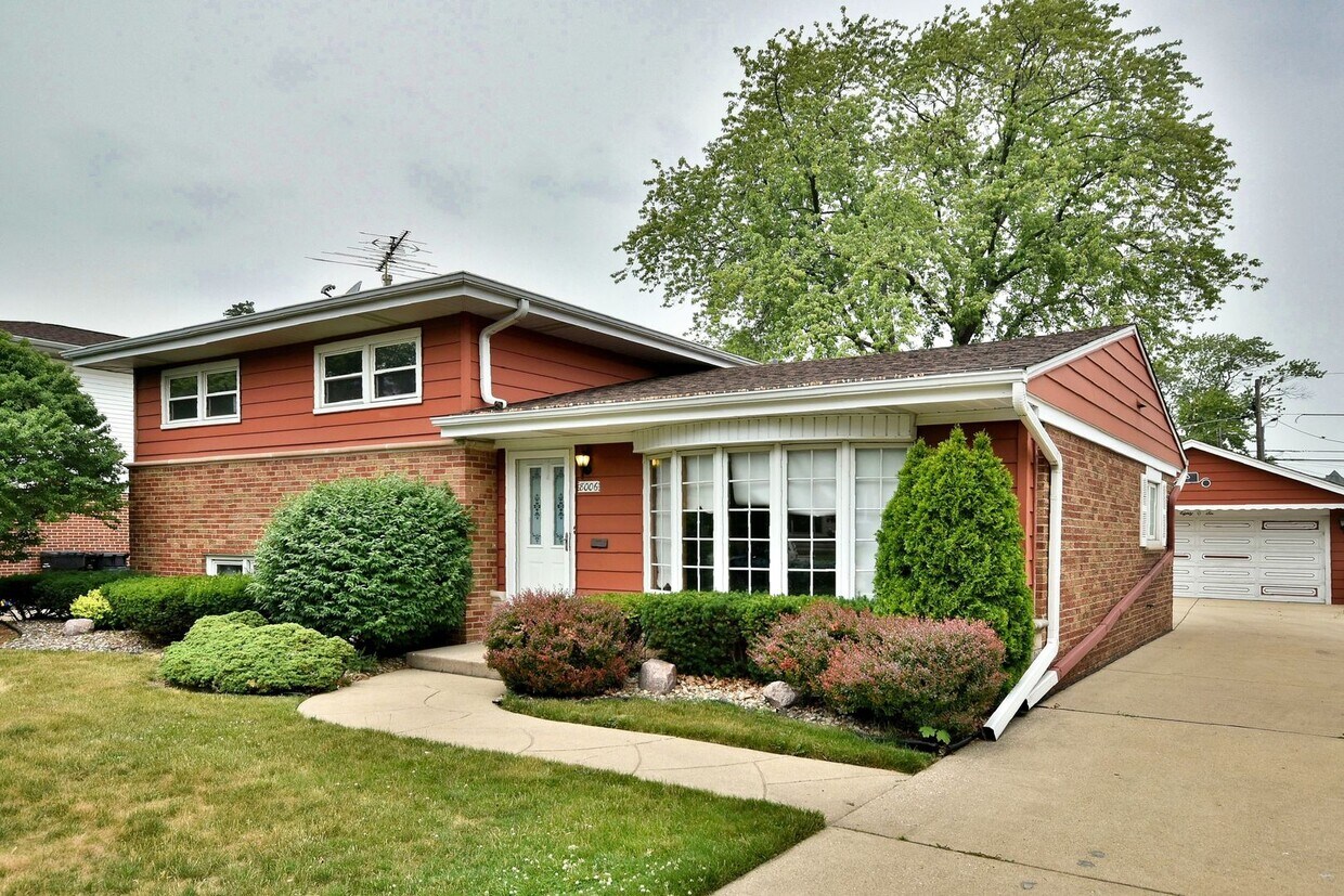 Foto principal - 8006 W Courtland Ave