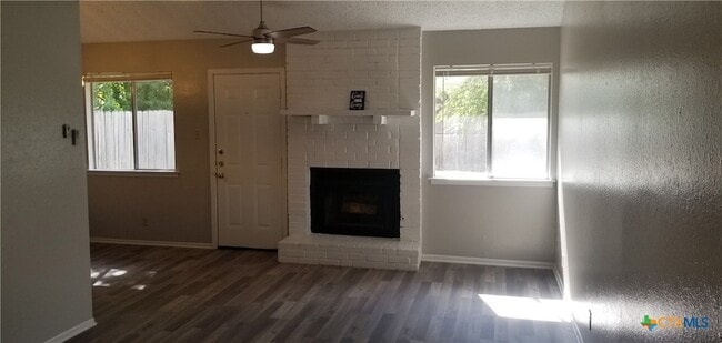 Foto del edificio - 1109 Wales Dr