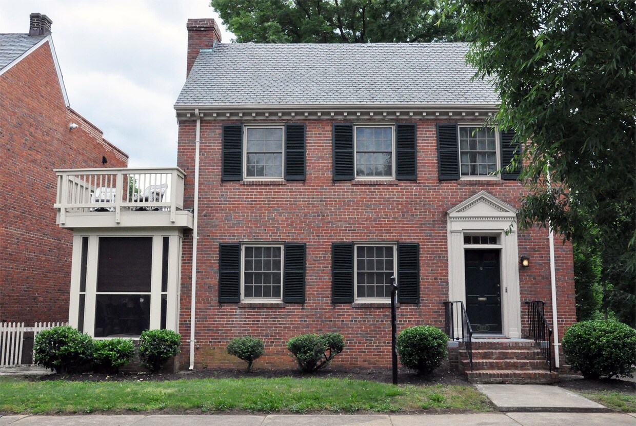 Primary Photo - 3233 W Franklin St