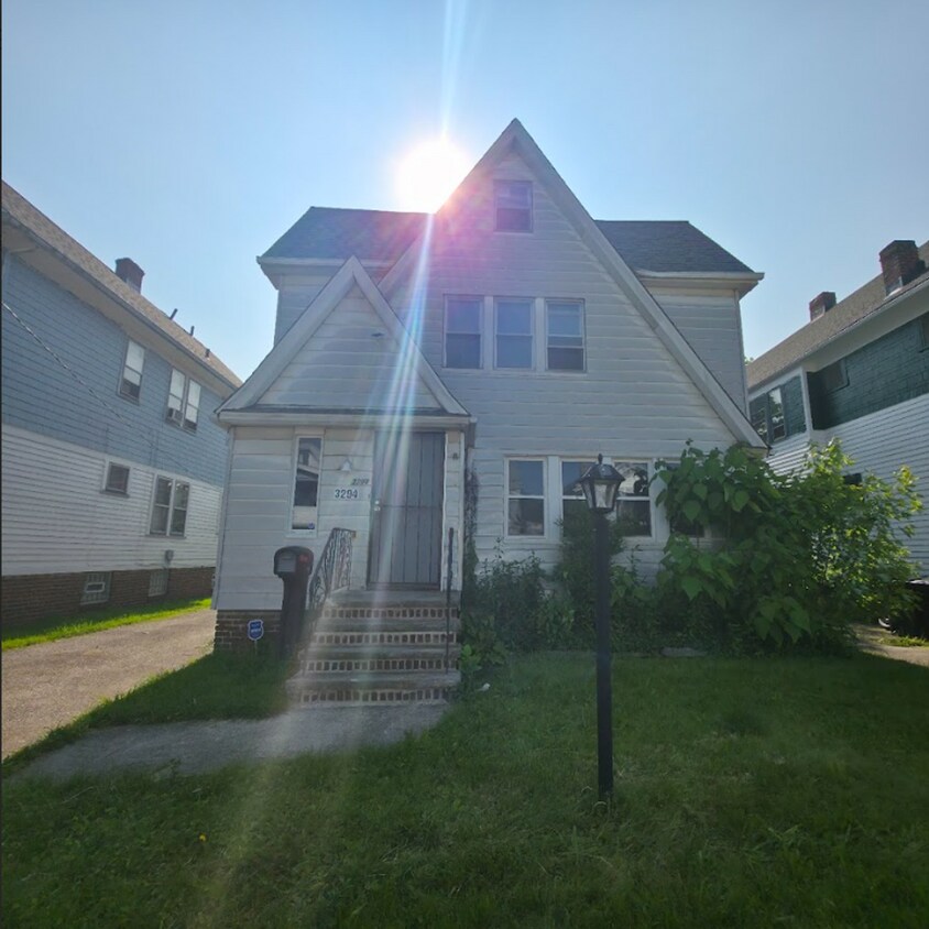 Primary Photo - 3294 E 146th St