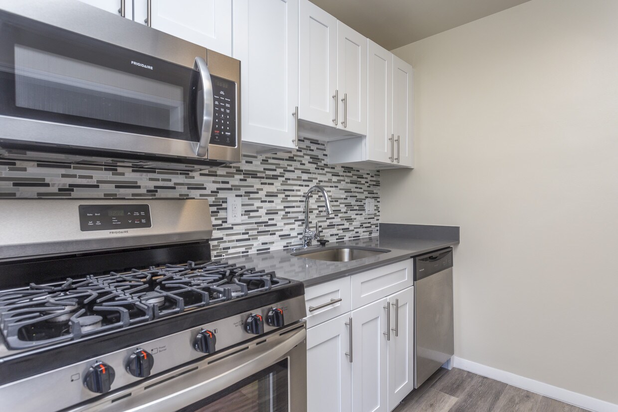 Cityside at Huntington Metro Apartments in Alexandria, VA
