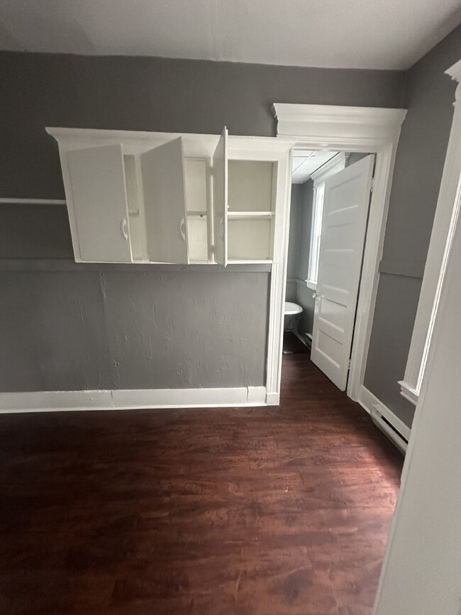 Building Photo - Beautiful 2-Bedroom located in Rochester NY!
