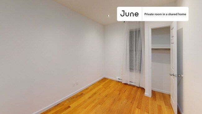 Foto del edificio - Room in Shared 6 bed/3 bath home