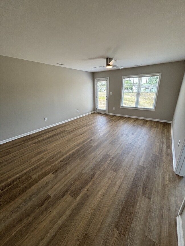 Foto del edificio - 107 Berkshire Cir