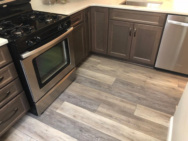 Foto del edificio - 104 Kendall Ln