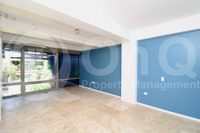 Foto del edificio - 7131 E Rancho Vista Dr