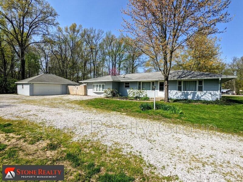 121 E Forest Acres Dr, Brazil, IN 47834 House Rental in Brazil, IN