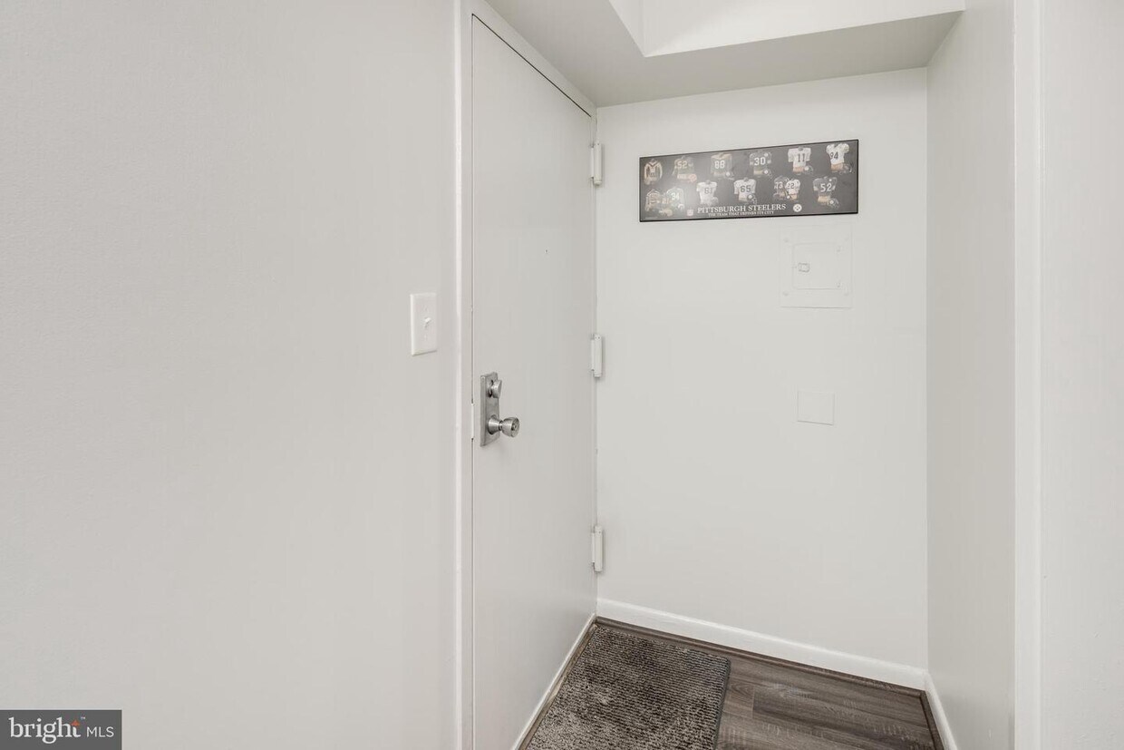 2313 Freetown Ct Unit 2B, Reston, VA 20191 Room for Rent in Reston