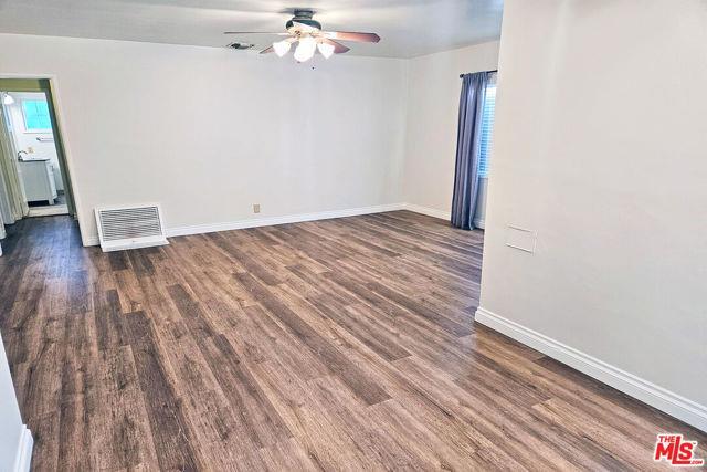 Foto del edificio - 9966 Glencrest Dr