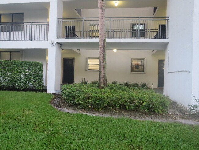 Building Photo - 16091 Blatt Blvd